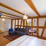 Pod Zamkiem Aparthotel 3*