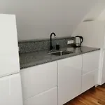 Pod Zamkiem 3*