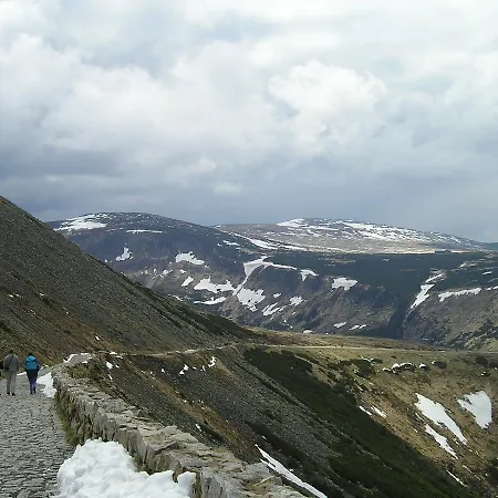 Pod Zamkiem Aparthotel 3*