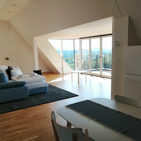 Aparthotel Pod Zamkiem 3*