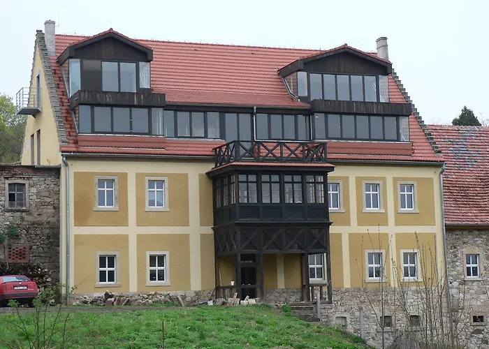 Pod Zamkiem Aparthotel 3*